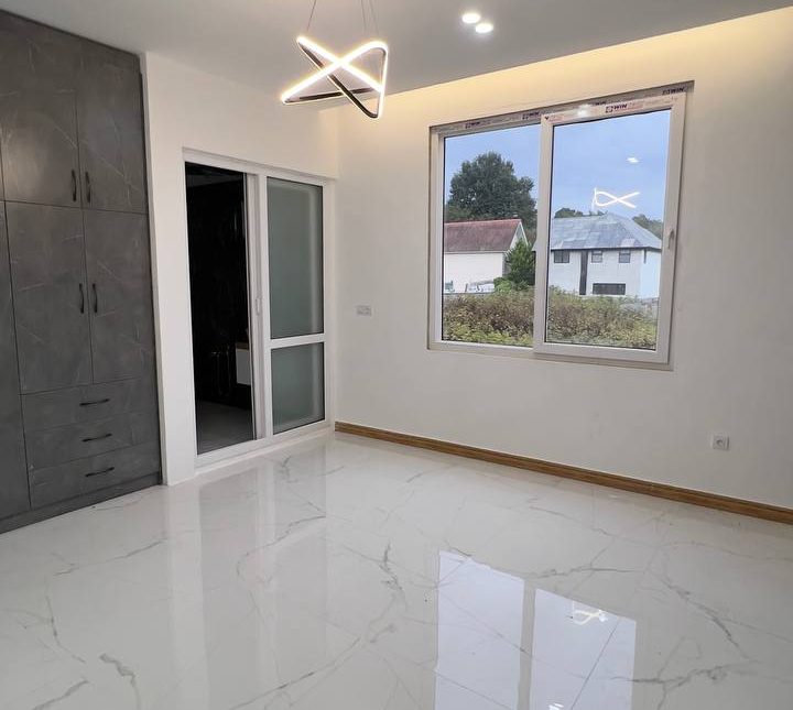 خرید ویلا باغ سه خواب سند شش دانگ 700 متری نور | 700 متر