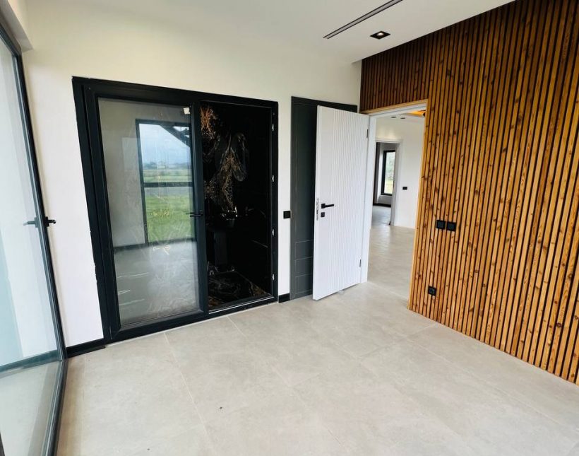 خرید ویلا تریپلکس استخر دار سند تک برگ 320متری | 250 متر