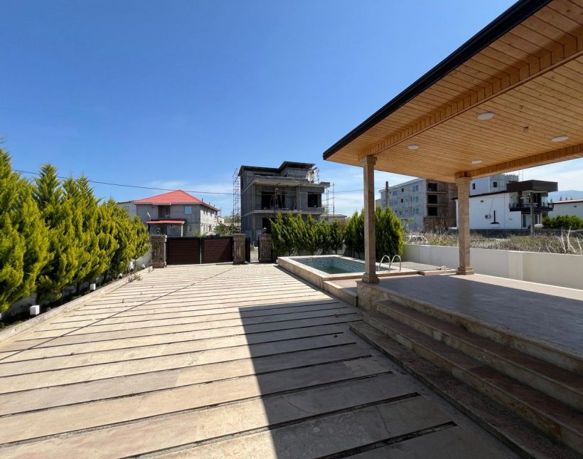 خرید ویلا دوبلکس استخر دار نوساز سند تک برگ 455متری عالم کلا نوشهر | 455 متر