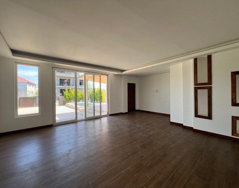 خرید ویلا دوبلکس استخر دار نوساز سند تک برگ 455متری عالم کلا نوشهر | 455 متر