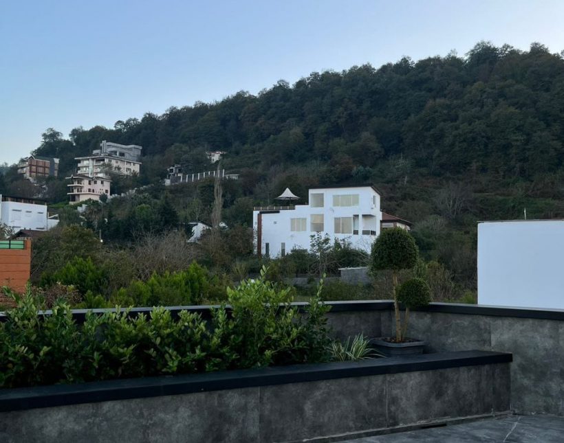 خرید ویلای مدرن ۴۰۰ متری سند دار دامنه جنگل نارنج بن نوشهر | ۲۷۰ متر