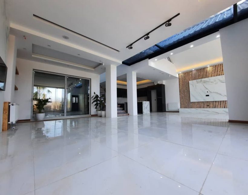 خرید ویلا مدرن شهرکی استخر دار ۴۷۵ متر بنا چمستان | ۳۰۰ متر