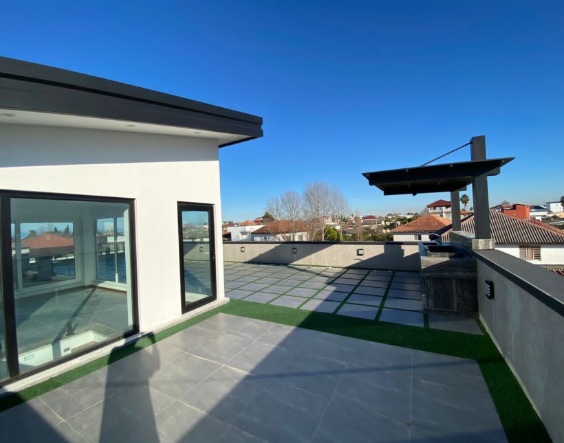 خرید ویلا دوبلکس استخر دار لوکس با روف‌گاردن در بنجکول نوشهر | ۳۳۰ متر