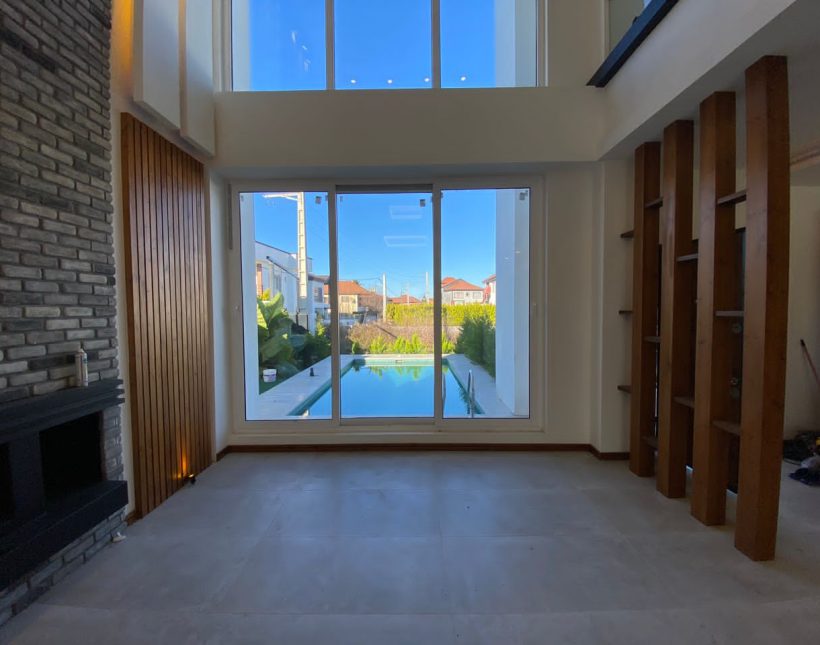 خرید ویلا دوبلکس استخر دار لوکس با روف‌گاردن در بنجکول نوشهر | ۳۳۰ متر