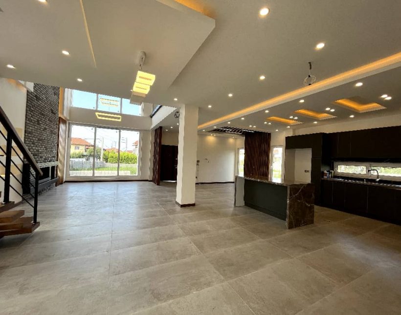 خرید ویلا دوبلکس استخر دار لوکس با روف‌گاردن در بنجکول نوشهر | ۳۳۰ متر