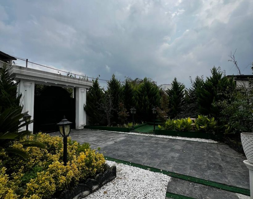 خرید کاخ ویلای تریبلکس ۶۰۰متری با استخر روباز در سعادت‌آباد چمستان | ۶۰۰ متر