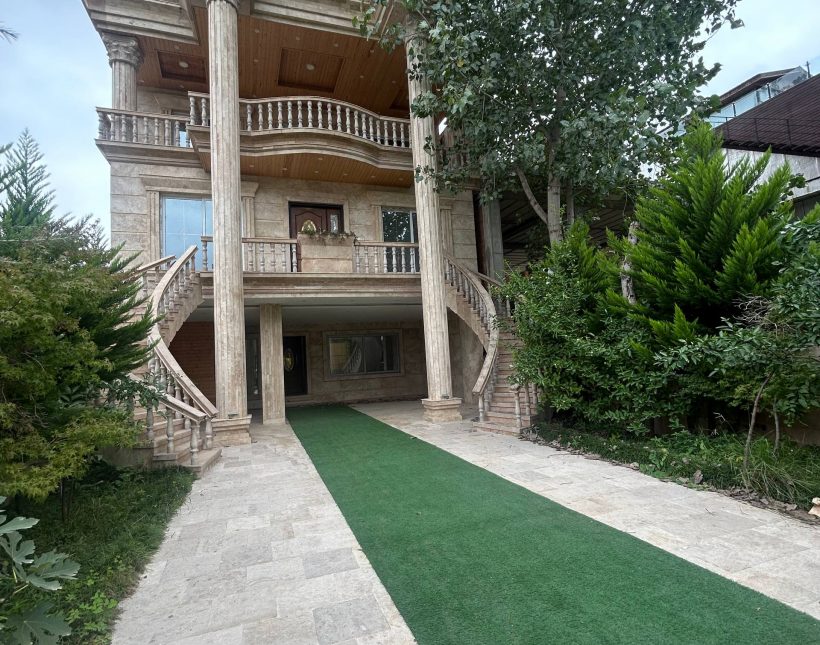 خرید ویلا تریپلکس لوکس با استخر و جکوزی در سعادتآباد | 340 متر