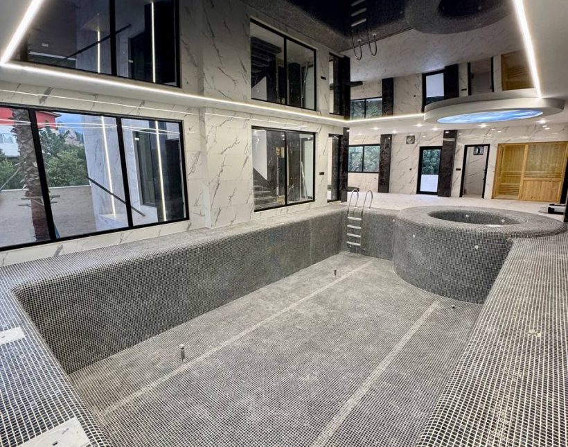 خرید ویلا تریبلکس استخردار روف ویو ابدی 700 متری | 500 متر