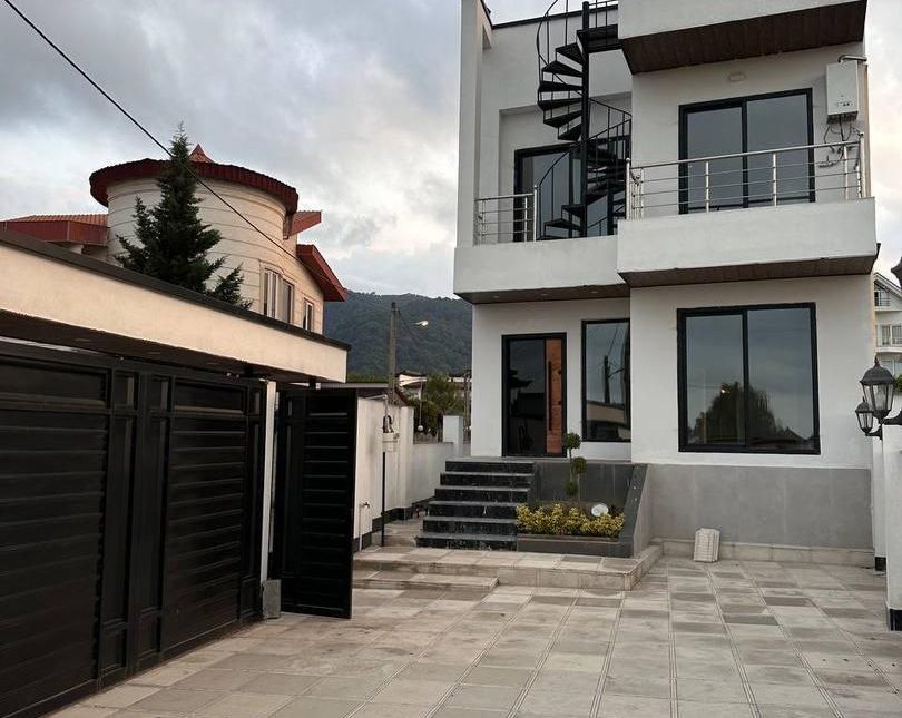 فروش ویلا تریبلکس 230متری منطقه سیاهرود رویان سند مدارک کامل | 210 متر