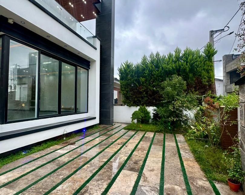 فروش ویلا مدرن 350متری با ویو بکر و دلنشین منطقه ونوش نوشهر | 350 متر