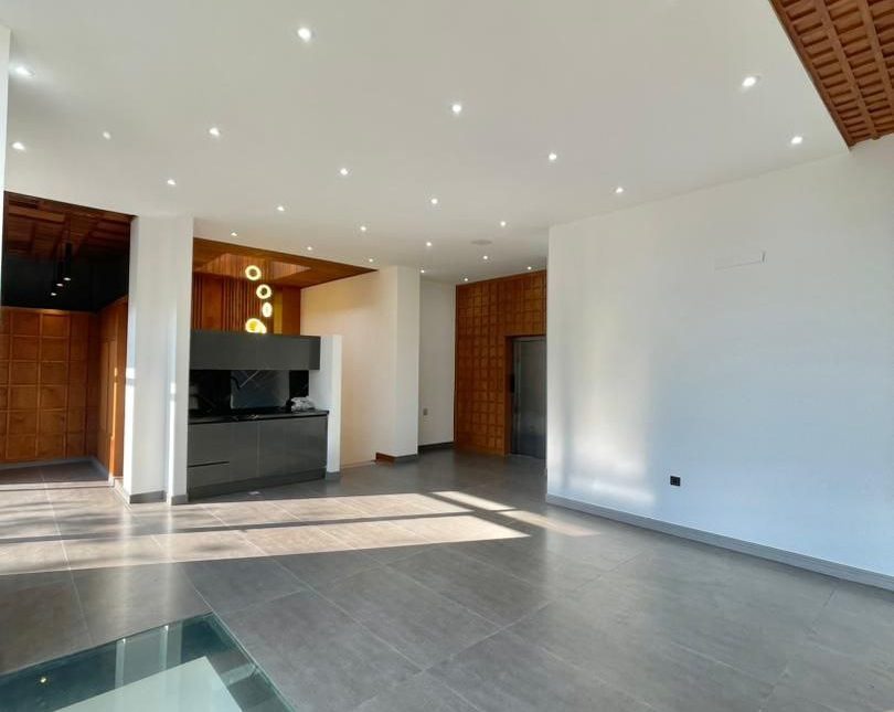 فروش ویلا 400 متری منطقه برند الیمالات نور فول امکانات | 270 متر