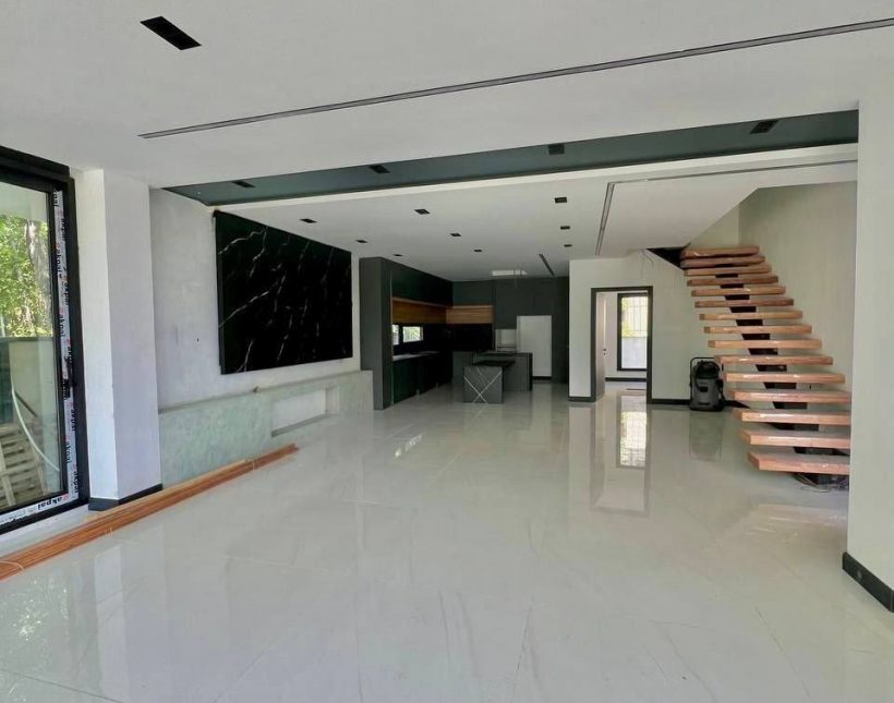 فروش ویلای تریبلکس ۳۵۰ متری استخر دار و مبله محدوده نور | ۳۵۰ متر