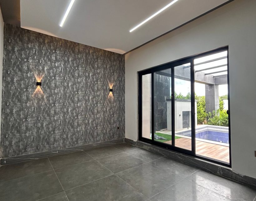 خرید ویلا مدرن استخردار شهرکی ۱۶۰ متر بنا آهو دشت | ۲۸۰ متر