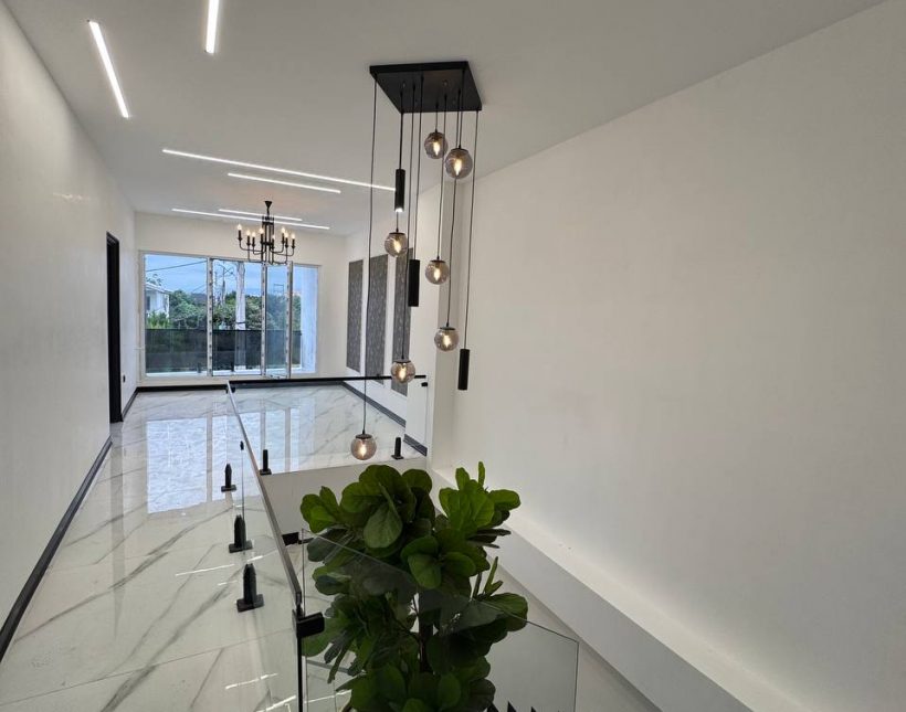 خرید ویلا دوبلکس نما مدرن استخر دار سند تک برگ 280 متری | 250 متر