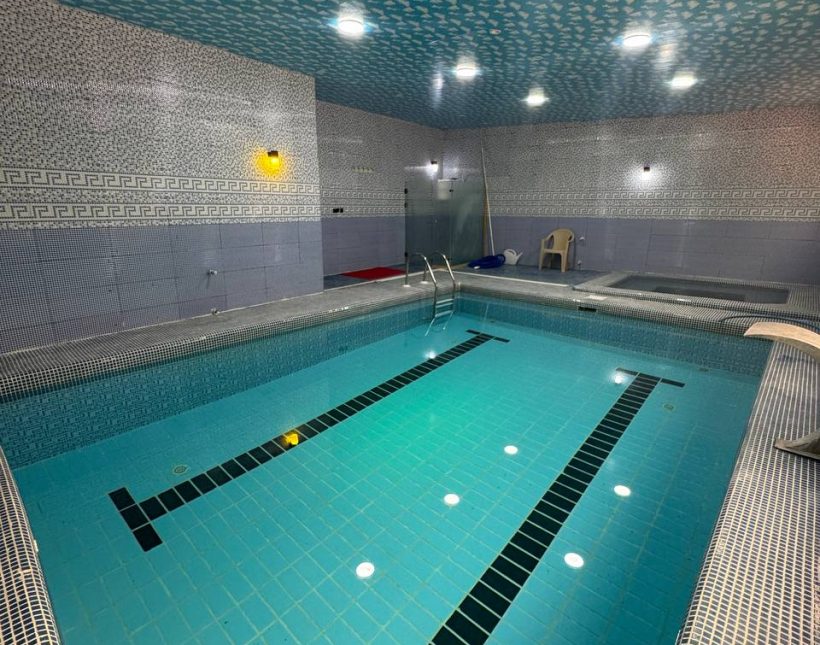 خرید ویلا استخردار با حیاط بزرگ دلباز سند تک برگ 700 متری | 700 متر