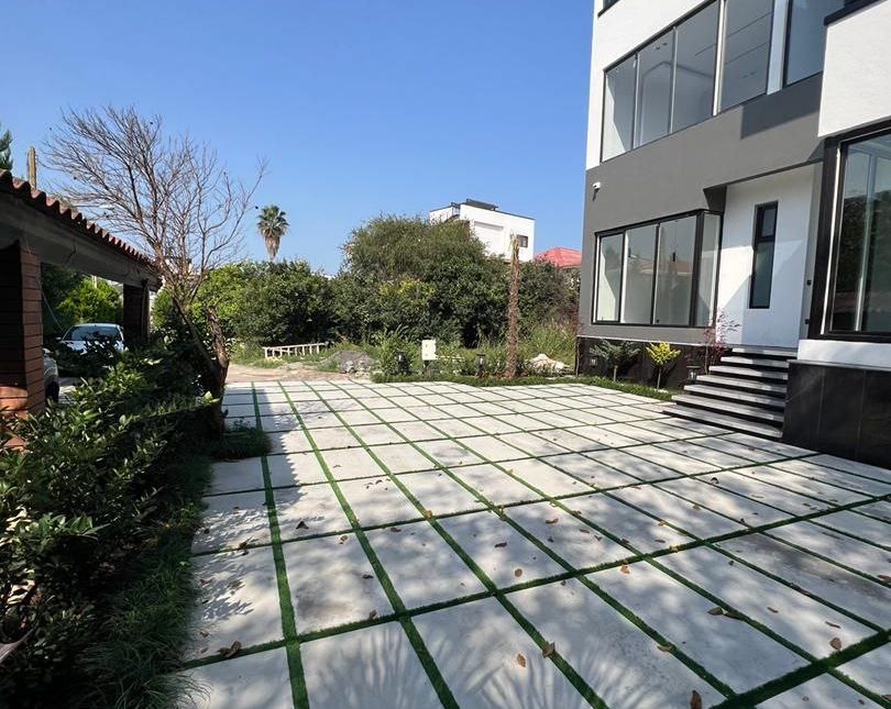 خرید ویلا مدرن استخردار 400 متری سند شش دانگ سیاهرود نوشهر | 370 متر