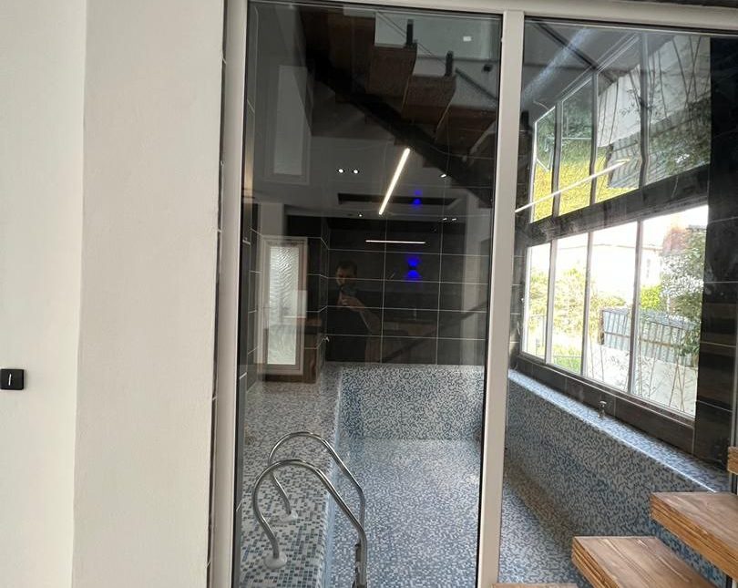 خرید ویلا مدرن استخردار 400 متری سند شش دانگ سیاهرود نوشهر | 370 متر