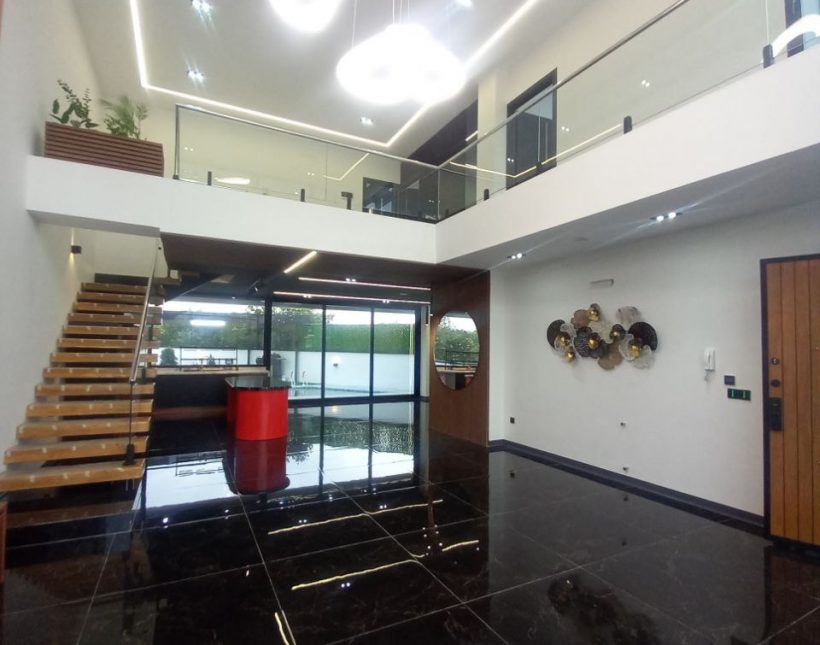 خرید ویلا دوبلکس لوکس با استخر سرپوشیده و سند تک‌برگ در آمل | ۳۲۰ متر