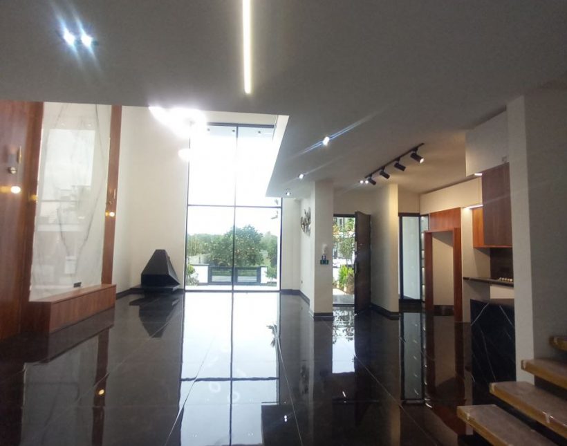 خرید ویلا تریپلکس لوکس با استخر سونا و جکوزی در آمل | ۳۰۰ متر