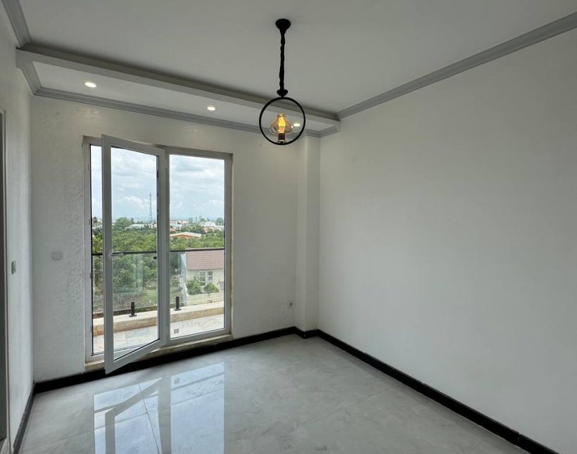 خرید ویلا استخردار چهار خواب ویو ابدی 450 متری امیرآباد چمستان | 300 متر