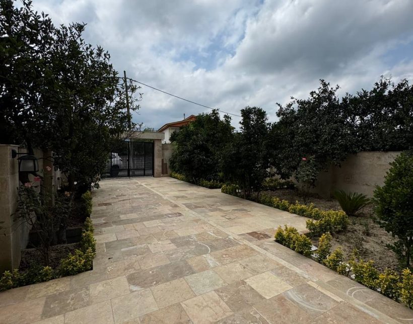 خرید ویلا استخردار چهار خواب ویو ابدی 450 متری امیرآباد چمستان | 300 متر