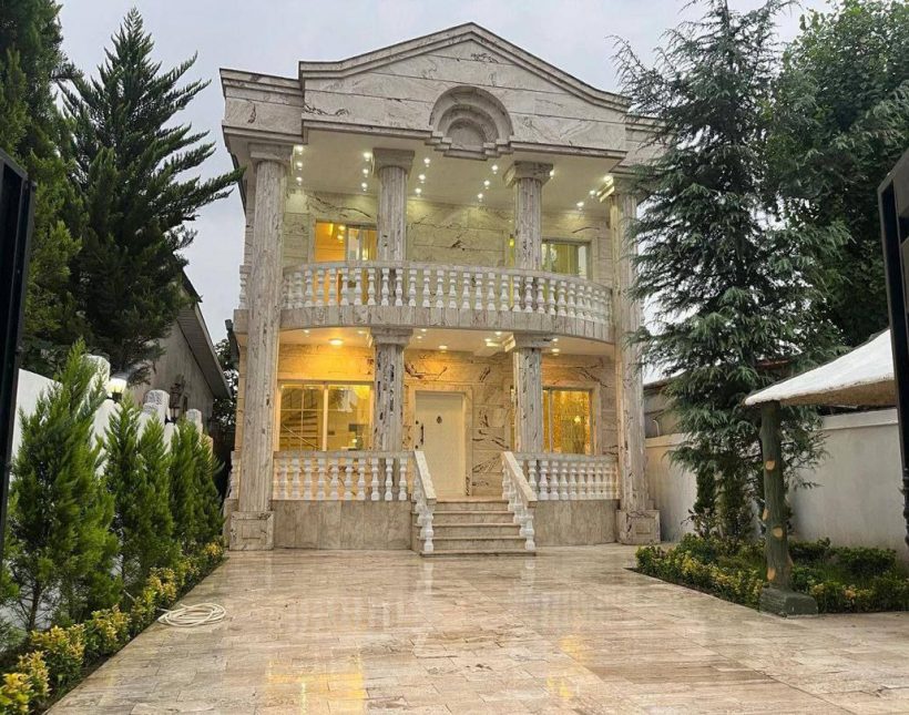 فروش ویلا کلاسیک و شیک شهرکی ۲۰۰ متر بنا آمل | ۲۵۰ متر