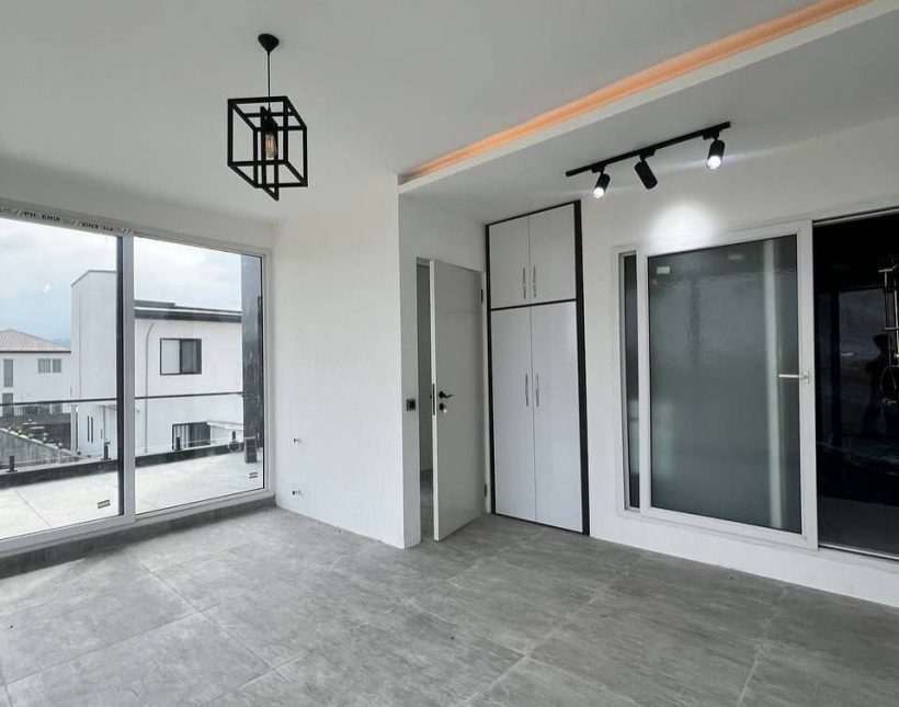 فروش ویلا دوبلکس سند دار و استخر دار نور | ۳۰۰ متر