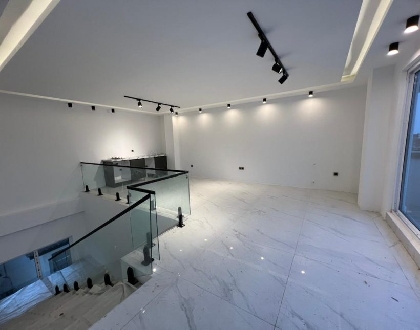 خرید ویلا تریپلکس مدرن روف‌گاردن و استخردار در شهرک برند سیسنگان وازیوار | ۳۶۰ متر