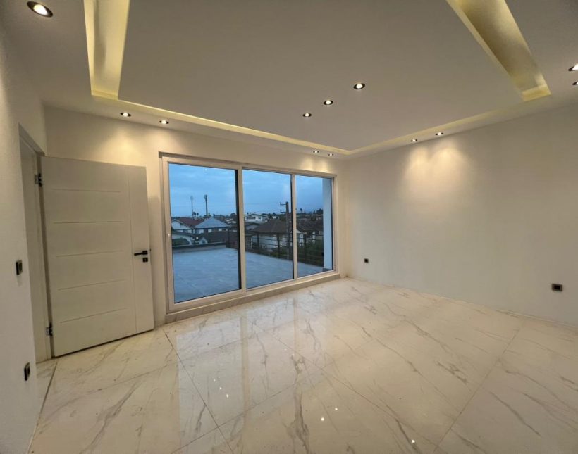 خرید ویلا تریپلکس مدرن روف‌گاردن و استخردار در شهرک برند سیسنگان وازیوار | ۳۶۰ متر