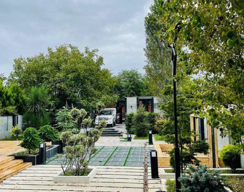 خرید ویلا لوکس و مدرن استخر دار ۶۰۰ متر بنا ایزدشهر | ۷۰۰ متر