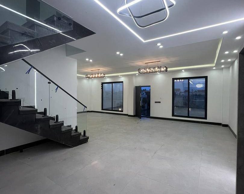 خرید ویلا دوبلکس استخردار و سند تک برگ چمستان | ۳۰۰ متر