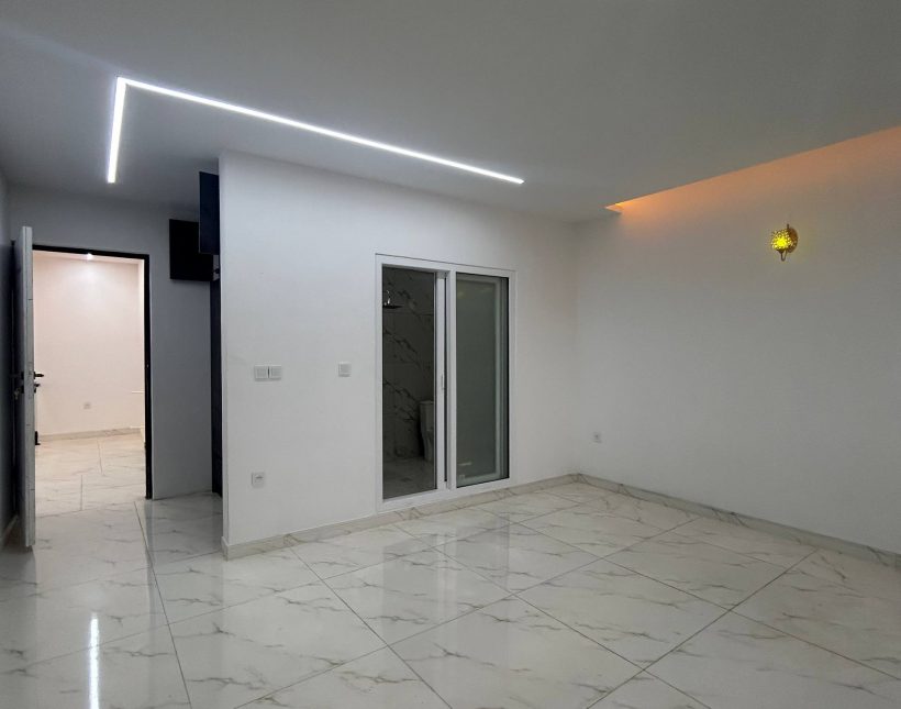 خرید ویلا مدرن و لاکچری استخر دار ۲۳۰ متر بنا چمستان | ۲۴۰ متر