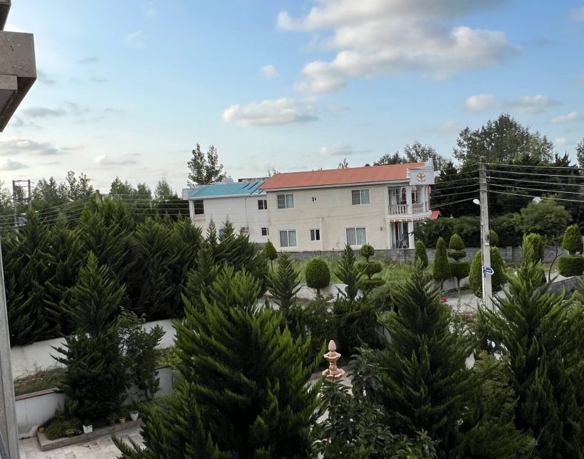 فروش ویلا مدرن و لاکچری شهرکی ۲۶۰ متر بنا امیر آباد | ۳۲۰ متر