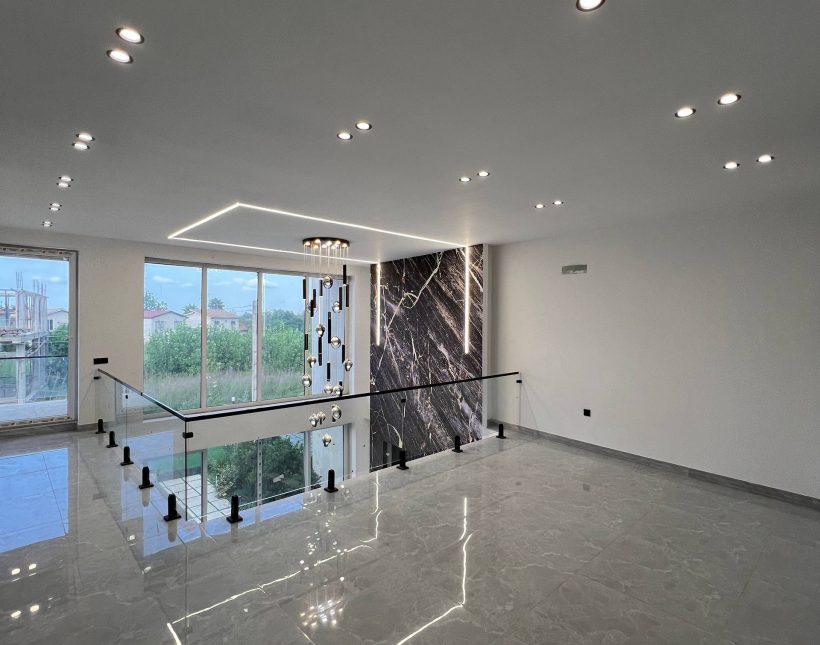 فروش ویلا مدرن و لاکچری شهرکی ۲۶۰ متر بنا امیر آباد | ۳۲۰ متر