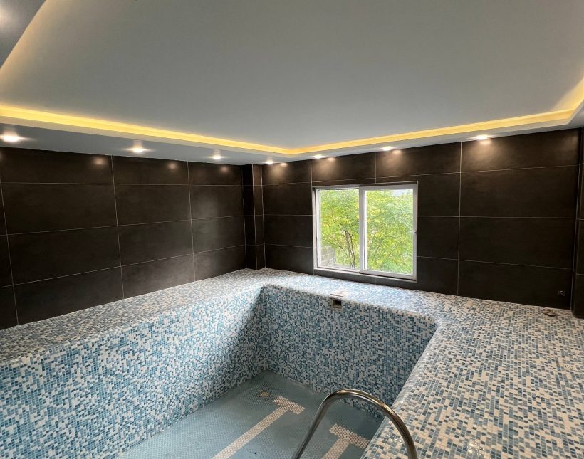 فروش ویلا مدرن و لاکچری شهرکی ۲۶۰ متر بنا امیر آباد | ۳۲۰ متر