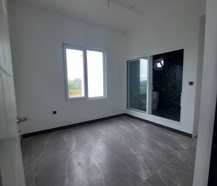 فروش ویلای دوبلکس با ۳ خواب مستر و روف‌گاردن انارور نوشهر | 250 متر