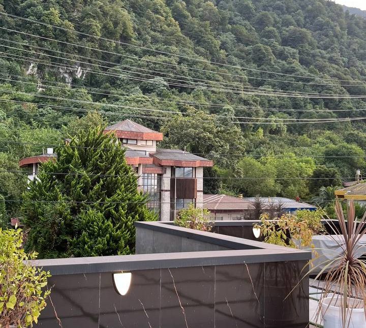 خرید ویلای دوبلکس مدرن فول هوشمند با روف‌گاردن چلک نوشهر | 300 متر