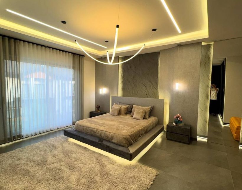 فروش ویلای تریبلکس ساحلی فوق لوکس با ۵ خواب مستر قطعه اول دریا | 1200 متر