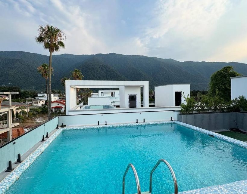 فروش ویلای تریبلکس ساحلی فوق لوکس با ۵ خواب مستر قطعه اول دریا | 1200 متر