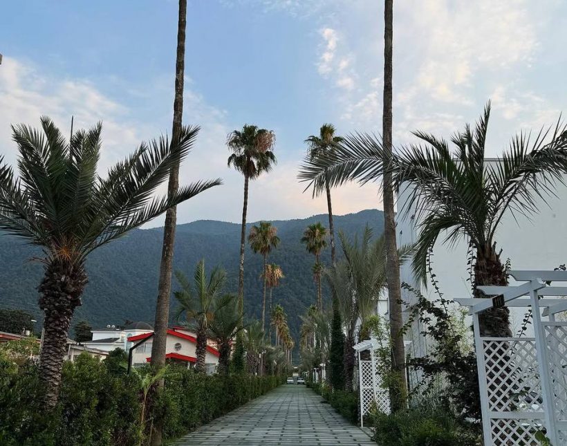 فروش ویلای تریبلکس ساحلی فوق لوکس با ۵ خواب مستر قطعه اول دریا | 1200 متر