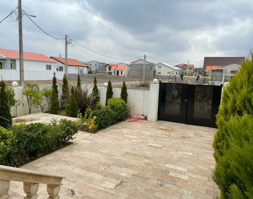 خرید ویلا نیم پیلوت سند دار و مبله چمستان | ۲۴۰ متر