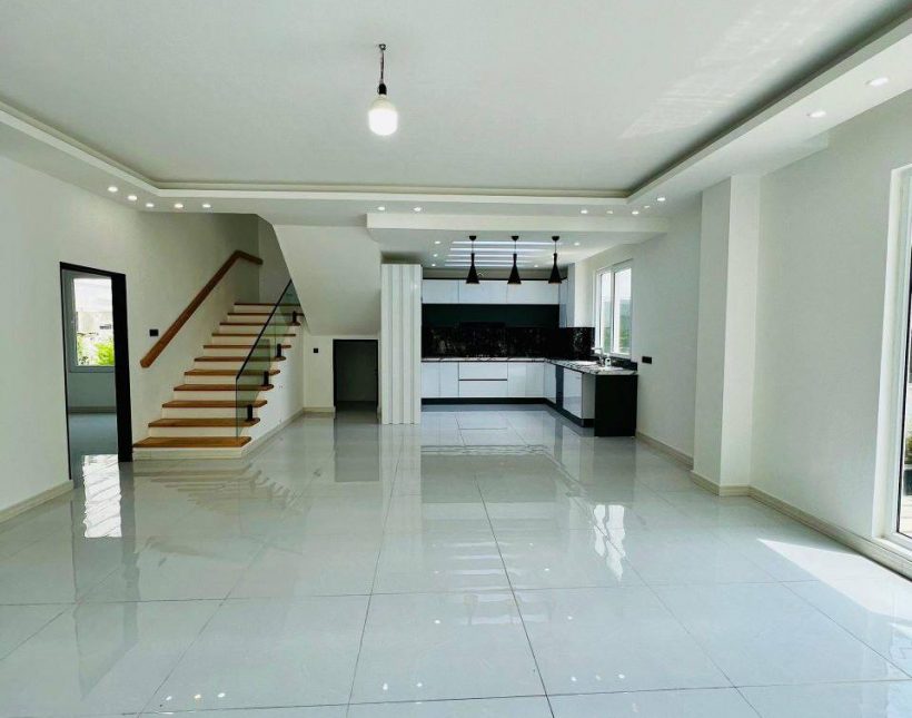 خرید ویلا دوبلکس نوساز منطقه آزاد نوشهر چلک شهرکی استخردار | 300 متر