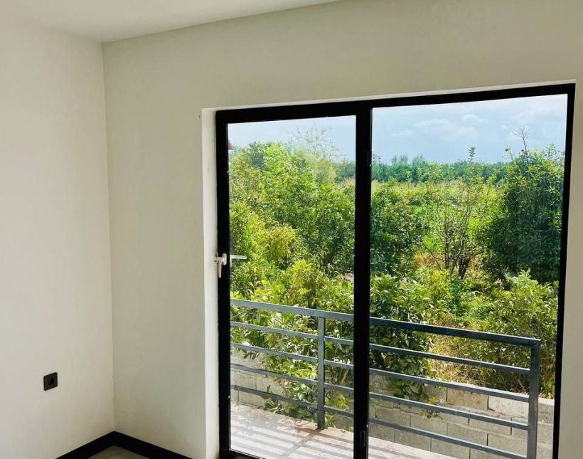 فروش ویلا فلت نما انگلیسی نوساز و جکوزی دار چمستان | ۲۰۰ متر