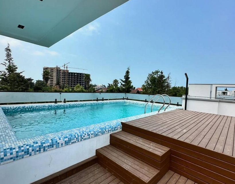 خرید ویلا ۷۰۰ متری سند دار با استخر چلک نوشهر | ۷۰۰ متر