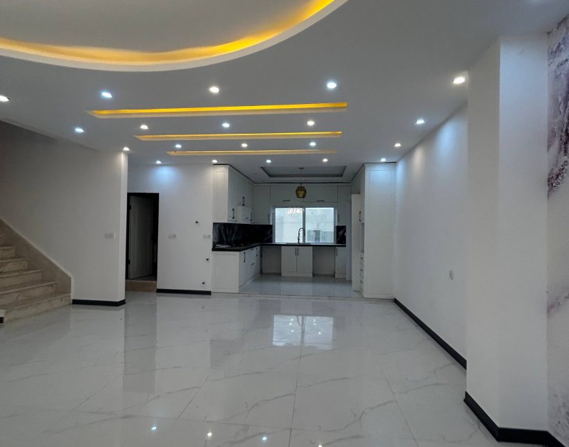 خرید کاخ ویلای ۴۰۰ متری استخر داخلی شهرکی در امیرآباد چمستان | ۴۰۰ متر