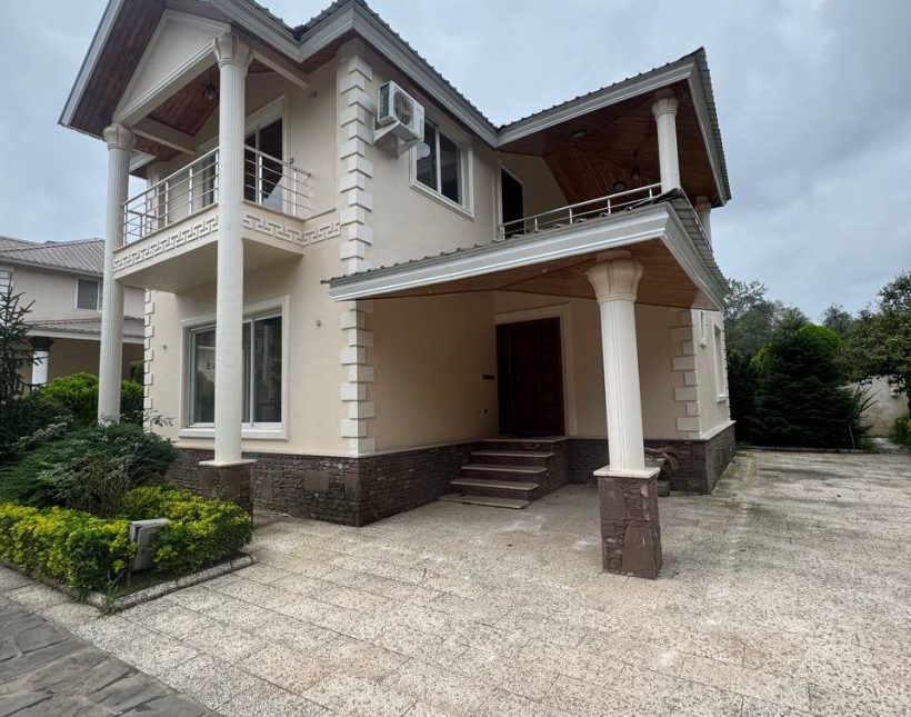 خرید ویلا باغ دوبلکس شهرک قطعه ۱ جنگل در نور | ۳۰۰ متر