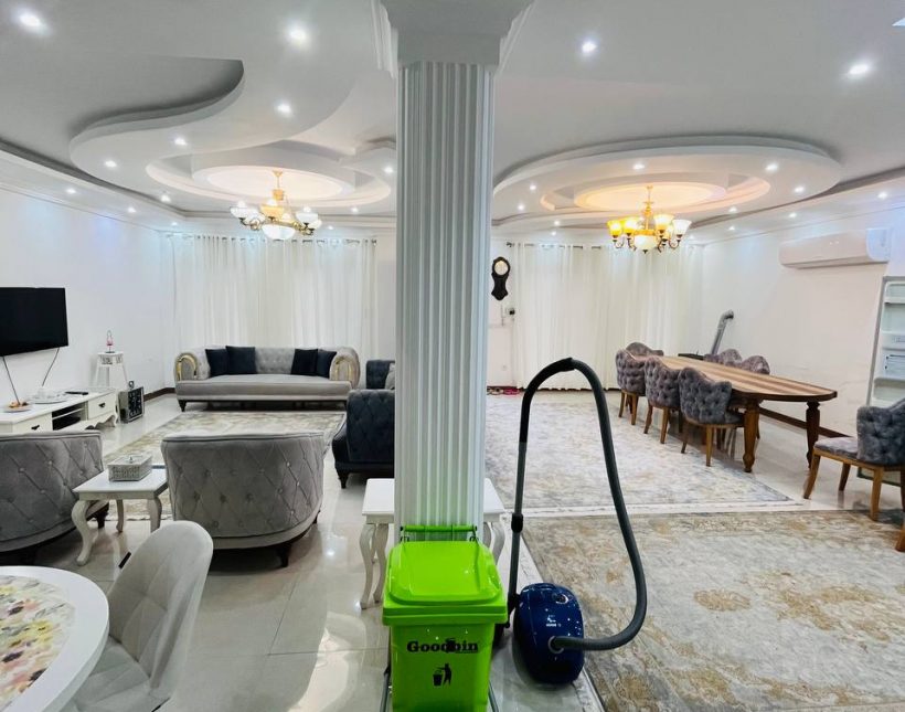 فروش ویلا کلاسیک و شیک شهرکی ۲۳۰ متر بنا امیر آباد | ۳۰۰ متر