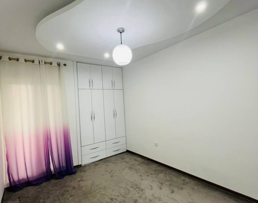 فروش ویلا کلاسیک و شیک شهرکی ۲۳۰ متر بنا امیر آباد | ۳۰۰ متر