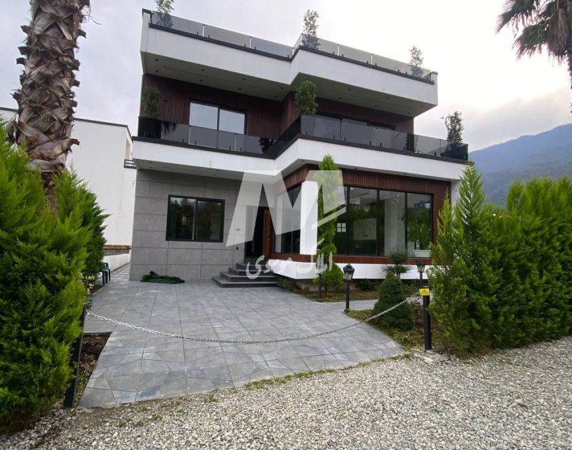 فروش ویلا دوبلکس استخر داخلی و سند دار نور | ۳۰۰ متر