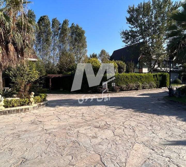 خرید ویلا دوبلکس استخردار و سند تک برگ رویان | ۴۲۰ متر